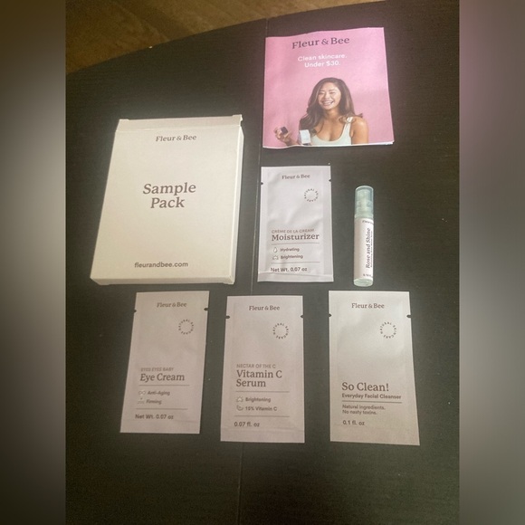 4/$25 Fleur & Bee Skincare Sampler pack. Perfect for travel. Includes 5 samples. - Picture 1 of 6